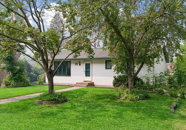 3rd image of 1415 11Th Ave, Newport, MN 55055 | MLS# 7102272
