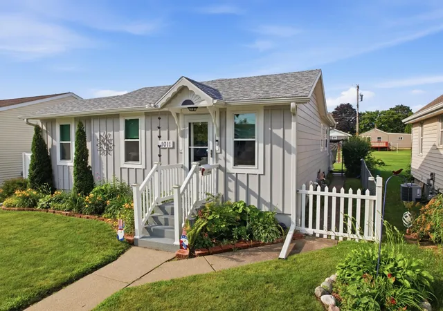1st image of 1011 E 5th St, Winona, MN 55987 | MLS# 7102275