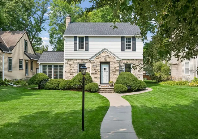 Photo 1 of Single family home for sale at 5620 Dupont Ave S, Minneapolis, MN 55419 | MLS# 7102297 | Listing updated on 2026-09-14