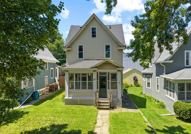 1st image of 553 Manomin Ave, Saint Paul, MN 55107 | MLS# 7102299