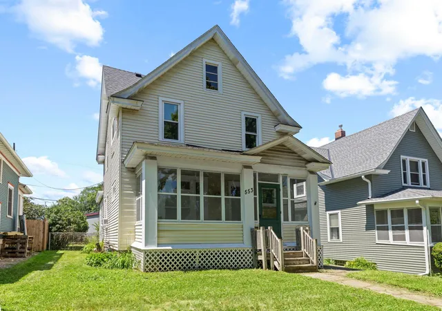 2nd image of 553 Manomin Ave, Saint Paul, MN 55107 | MLS# 7102299