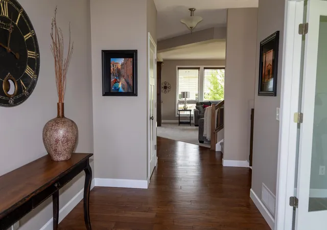 Photo 3 of Single family home for sale at 1364 Ridge Ln, Shakopee, MN 55379 | MLS# 7102304 | Listing updated on 2026-08-13