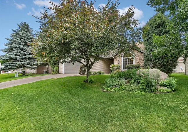 1st image of 1004 Oak Pond Dr, Sartell, MN 56377 | MLS# 7102316