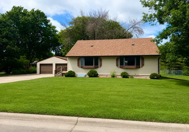 Homes for sale in Owatonna, MN | 720 22nd St Ne, Owatonna, MN 55060 | MLS# 7102319