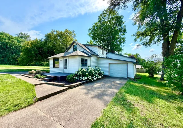 2nd image of 142 Red Wing Ave S, Red Wing, MN 55066 | MLS# 7102341