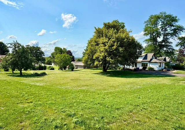 4th image of 142 Red Wing Ave S, Red Wing, MN 55066 | MLS# 7102341