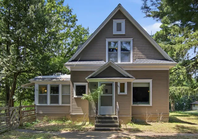 1st image of 1001 13th St Se, Menomonie, WI 54751 | MLS# 7102360