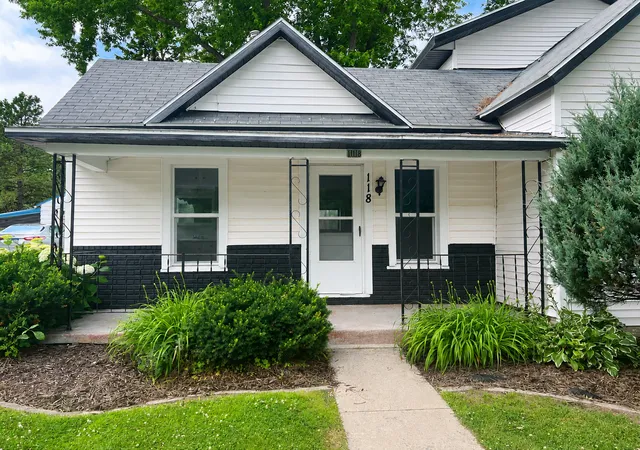 Homes for sale in Owatonna, MN | 118 Franklin Ave, Owatonna, MN 55060 | MLS# 7102369