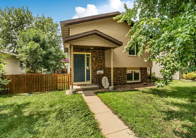 1st image of 1209 2nd Ave S, Sauk Rapids, MN 56379 | MLS# 7102386