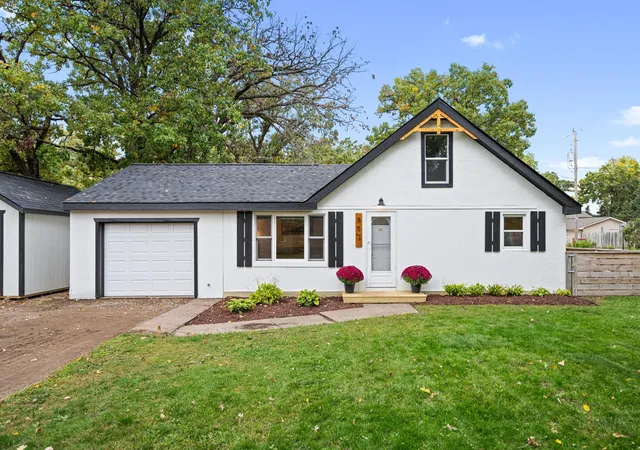 Single family home for sale at 851 Lake St N, Big Lake, MN 55309 | MLS# 7102409