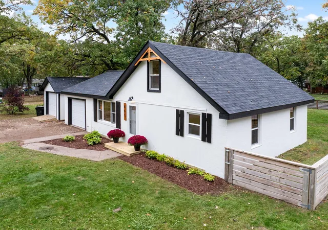 Photo 1 of Single family home for sale at 851 Lake St N, Big Lake, MN 55309 | MLS# 7102409 | Listing updated on 2026-10-02