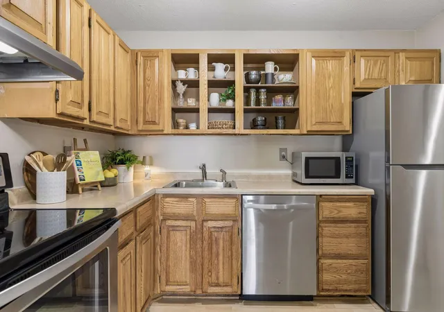 5th image of 400 Groveland Ave #1212, Minneapolis, MN 55403 | MLS# 7102411