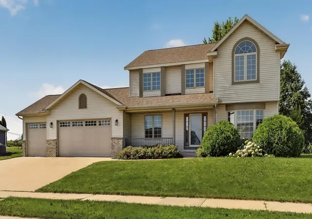 Photo 1 of Single family home for sale at 1110 Southern Hills Ln Sw, Rochester, MN 55902 | MLS# 7102437 | Listing updated on 2026-09-21