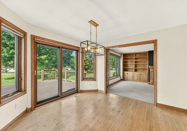 Photo 3 of Single family home for sale at 1110 Southern Hills Ln Sw, Rochester, MN 55902 | MLS# 7102437 | Listing updated on 2026-09-21