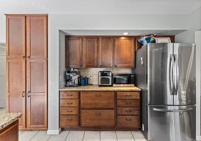 Photo 5 of Single family home for sale at 2003 Tamarack Ln, Burnsville, MN 55337 | MLS# 7102445 | Listing updated on 2026-08-22