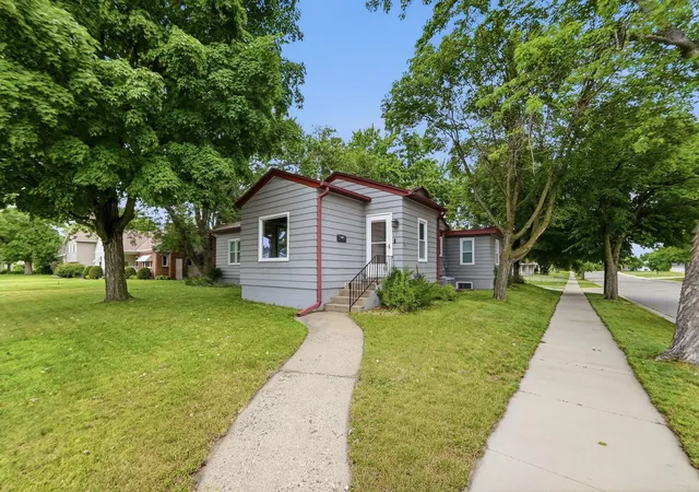 2nd image of 901 31st Ave N, Saint Cloud, MN 56303 | MLS# 7102446