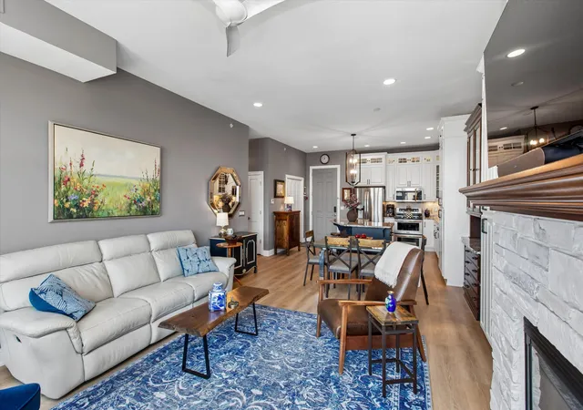 Homes for sale in Burnsville, MN | 150 E Travelers Trl #420, Burnsville, MN 55337 | MLS# 7102460
