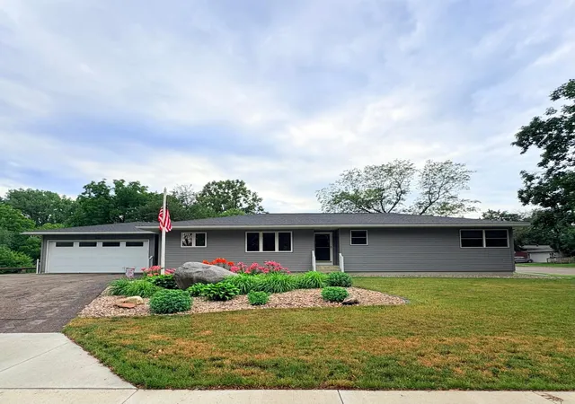 1st image of 501 W College Dr, Marshall, MN 56258 | MLS# 7102463