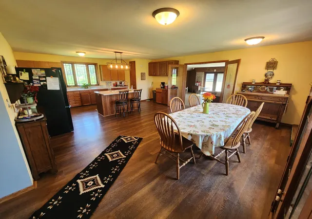 Photo 1 of Single family home for sale at 75842 115th Street, Le Roy, MN 55951 | MLS# 7102481 | Listing updated on 2026-10-19