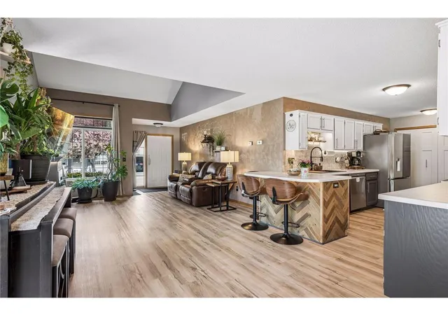 2nd image of 317 Creekside Dr, Buffalo, MN 55313 | MLS# 7102491