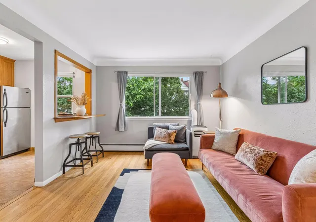 1st image of 656 Ashland Ave #7, Saint Paul, MN 55104 | MLS# 7102535