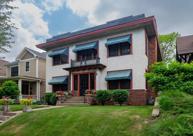 Photo 1 of Sale Pending at 830 Lincoln Ave, Saint Paul, MN 55105 | MLS# 7102538 | Listing updated on 2026-09-12