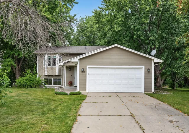 Photo 1 of Single family home for sale at 2250 Van Sloun Rd, Chaska, MN 55318 | MLS# 7102578 | Listing updated on 2026-09-08