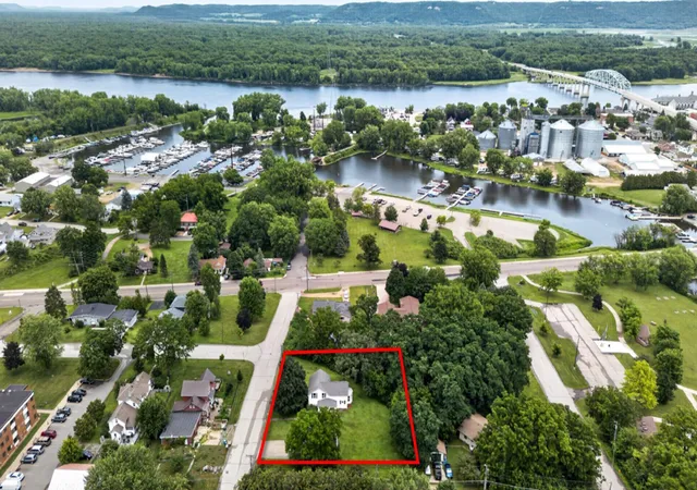 Homes for sale in Wabasha, MN | 505 Maiden Ave, Wabasha, MN 55981 | MLS# 7102595