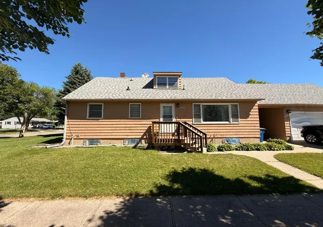 Homes for sale in Moorhead, MN | 1902 8th Ave N, Moorhead, MN 56560 | MLS# 7102617