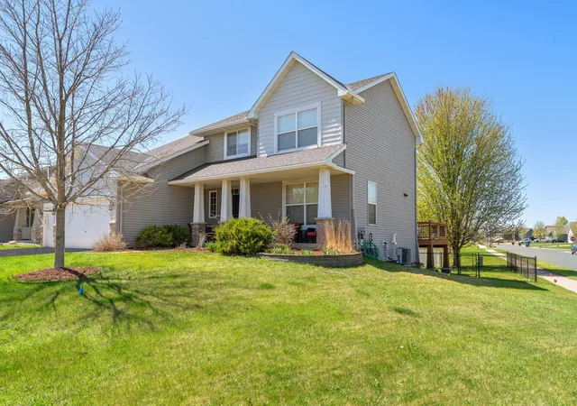 Photo 2 of Single family home for sale at 924 Ivy Hills Rd, Belle Plaine, MN 56011 | MLS# 7102648 | Listing updated on 2026-08-21