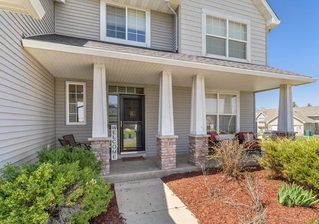 Photo 3 of Single family home for sale at 924 Ivy Hills Rd, Belle Plaine, MN 56011 | MLS# 7102648 | Listing updated on 2026-08-21