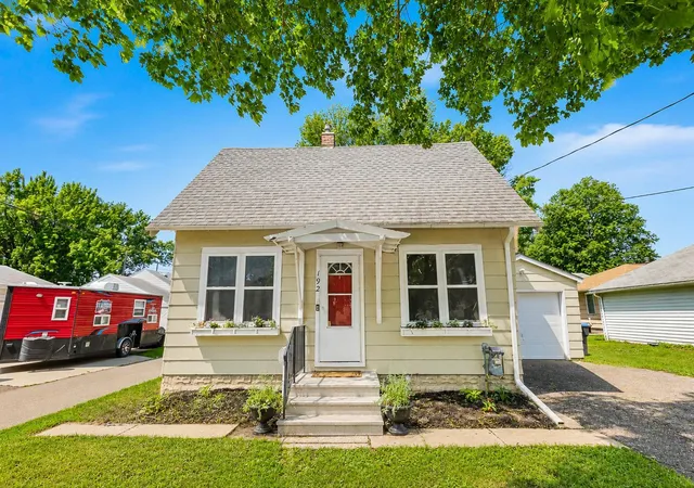Homes for sale in Mankato, MN | 192 Long St, Mankato, MN 56001 | MLS# 7102651