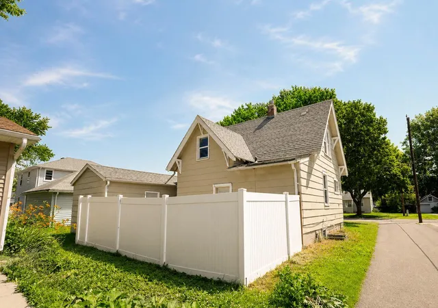 Homes for sale in Mankato, MN | 192 Long St, Mankato, MN 56001 | MLS# 7102651