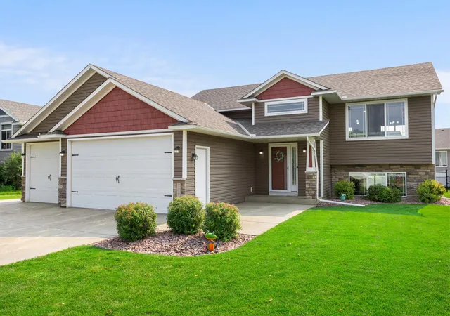 2nd image of 7391 Kahler Cir Ne, Albertville, MN 55301 | MLS# 7102653