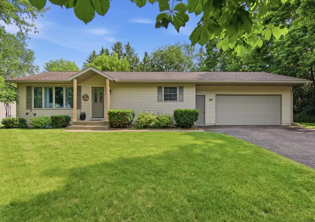 Homes for sale in Eau Claire, WI | 2231 Frank St, Eau Claire, WI 54703 | MLS# 7102654