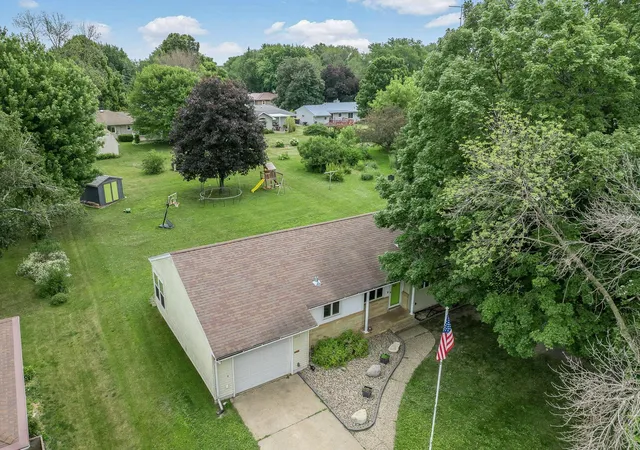 Homes for sale in Saint James, MN | 1013 5Th St S, Saint James, MN 56081 | MLS# 7102683