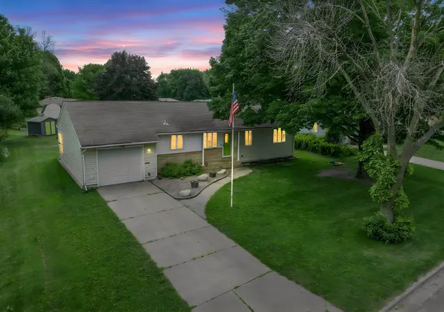Homes for sale in Saint James, MN | 1013 5Th St S, Saint James, MN 56081 | MLS# 7102683
