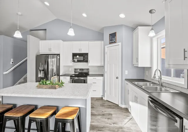 Photo 3 of Single family home for sale at 1910 Buffalo Run Rd, Buffalo, MN 55313 | MLS# 7102687 | Listing updated on 2026-09-04