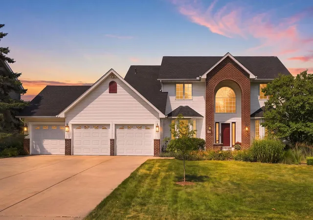 Photo 1 of Sale Pending at 3649 Commonwealth Rd, Saint Paul, MN 55125 | MLS# 7102707 | Listing updated on 2026-08-08