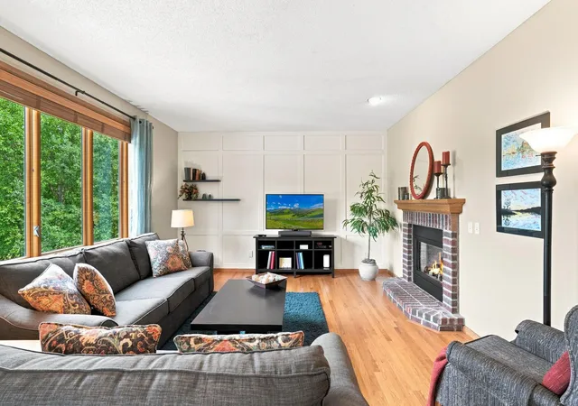Photo 4 of Sale Pending at 3649 Commonwealth Rd, Saint Paul, MN 55125 | MLS# 7102707 | Listing updated on 2026-08-08
