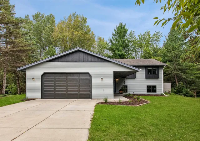 Single family home for sale at 9493 83rd Street S, Cottage Grove, MN 55016 | MLS# 7102727