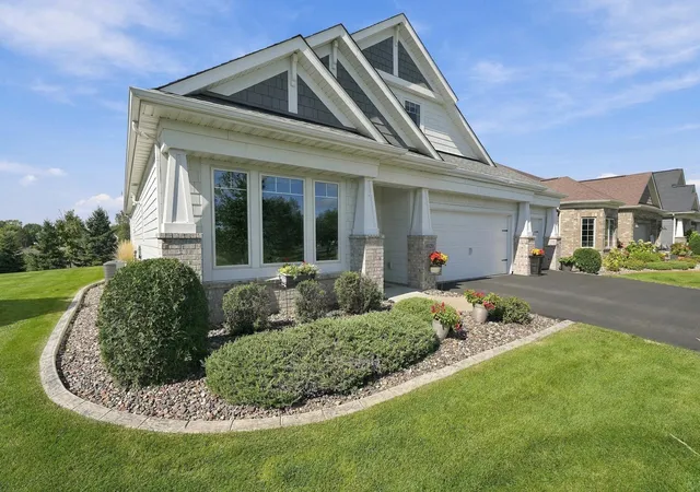 Photo 3 of Single family home for sale at 8620 Irving Cir N, Lake Elmo, MN 55042 | MLS# 7102729 | Listing updated on 2026-09-29