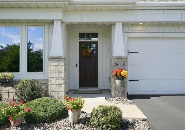 Photo 3 of Single family home for sale at 8620 Irving Cir N, Lake Elmo, MN 55042 | MLS# 7102729 | Listing updated on 2026-09-29