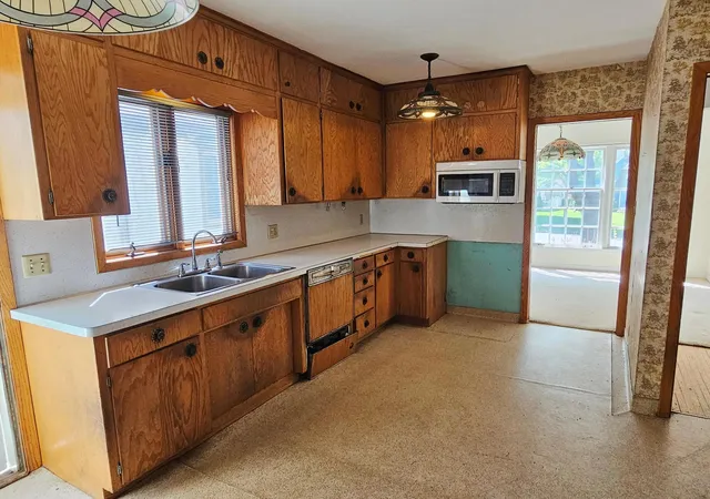 Photo 2 of Single family home for sale at 1361 Scheffer Ave, Saint Paul, MN 55116 | MLS# 7102732 | Listing updated on 2026-09-04
