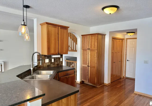 3rd image of 2526 Waterfall Wy Nw, Prior Lake, MN 55372 | MLS# 7102739