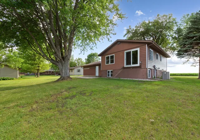 34th image of 1114 10th St, Gaylord, MN 55334 | MLS# 7102743