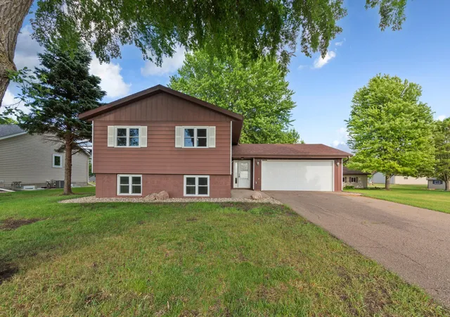 3rd image of 1114 10Th St, Gaylord, MN 55334 | MLS# 7102743