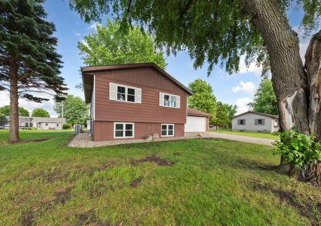 4th image of 1114 10Th St, Gaylord, MN 55334 | MLS# 7102743