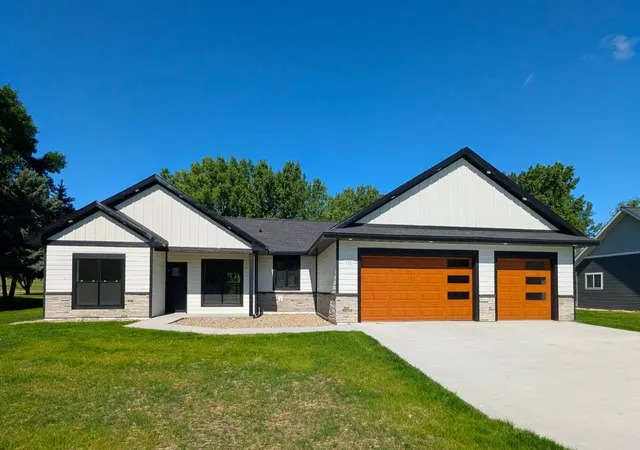 Photo 4 of Single family home for sale at 113 Par View Ests, Montevideo, MN 56265 | MLS# 7102757 | Listing updated on 2026-09-12