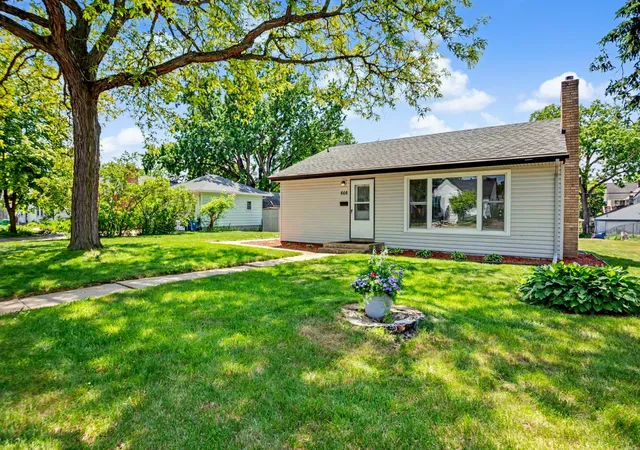 Homes for sale in New Brighton, MN | 666 3rd Ave Nw, New Brighton, MN 55112 | MLS# 7102762